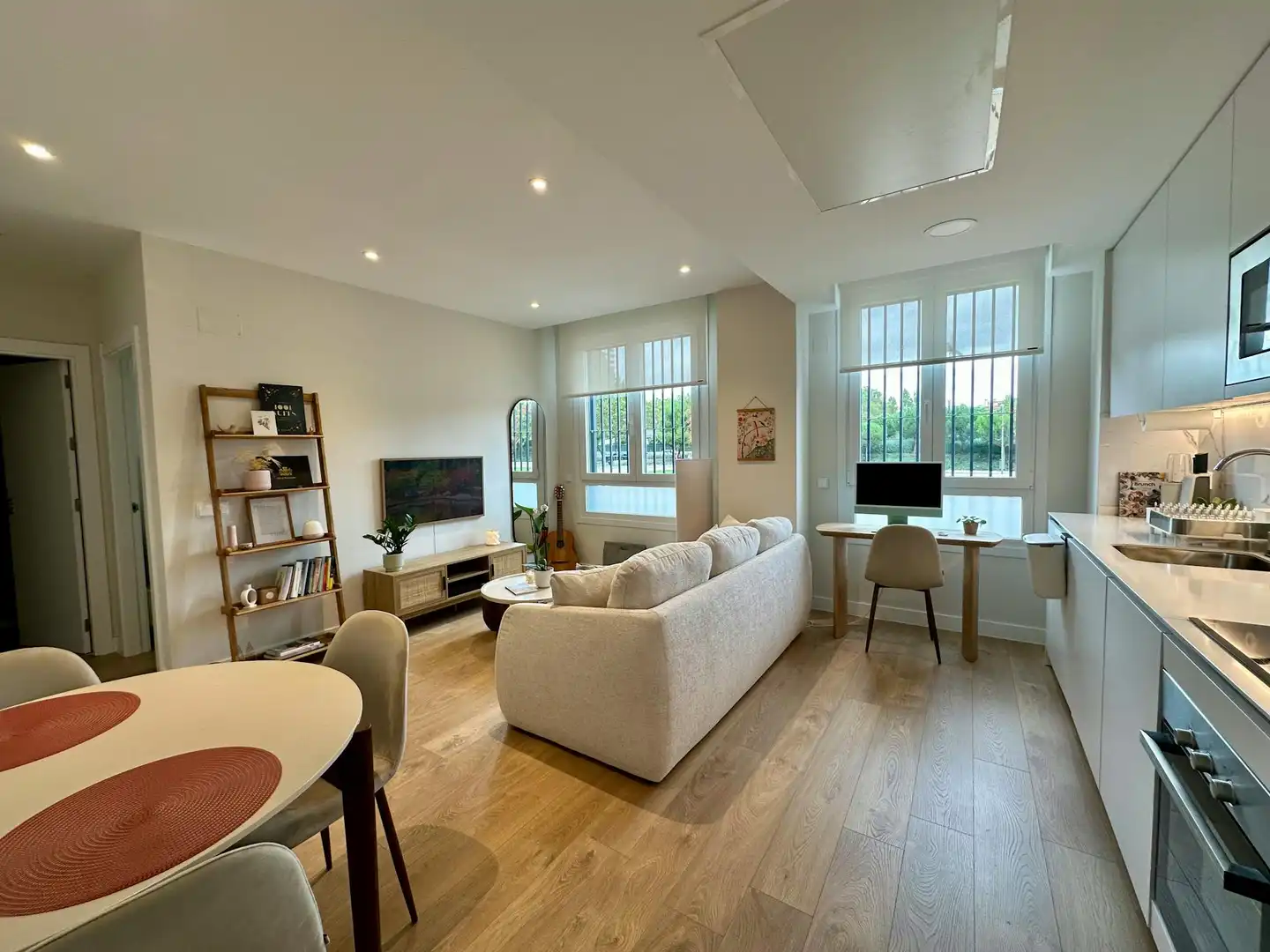 Living room of Flat for rent in Madrid  with Air Conditioner, Heating and Private garden
