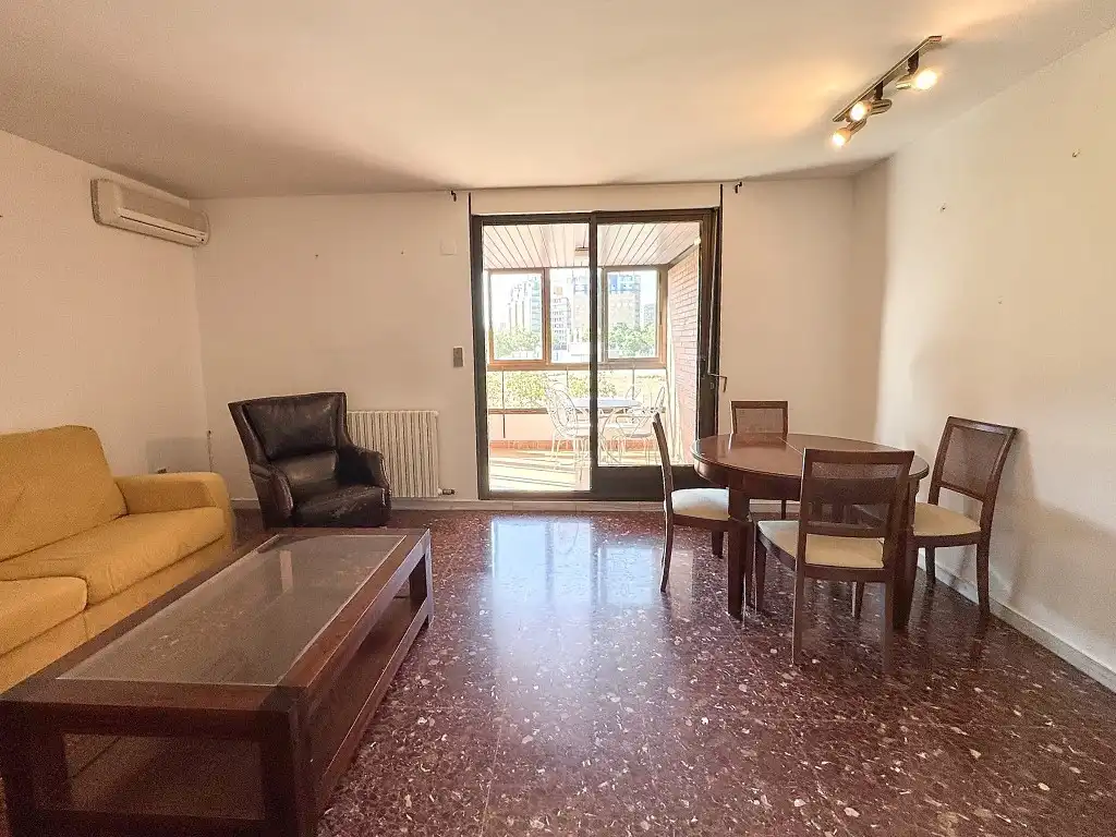 Sala d'estar de Pis en venda en Zaragoza amb Jardí privat