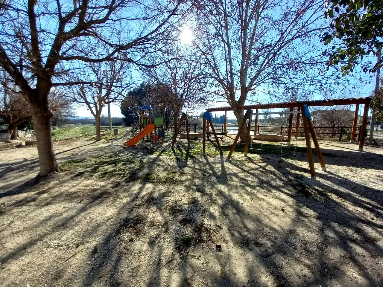 Vista exterior de Casa o chalet en venta en Codo con Jardín privado, Trastero y Balcón