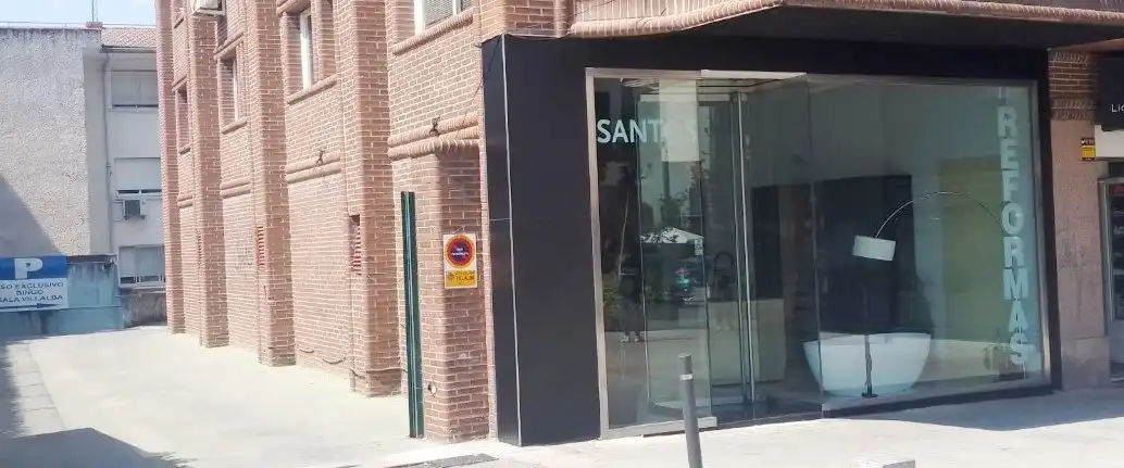 Local comercial de lloguer a Avenida de Honorio Lozano 59