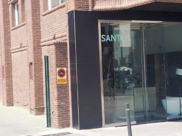Locale commerciale in affitto a Avenida de Honorio Lozano 59