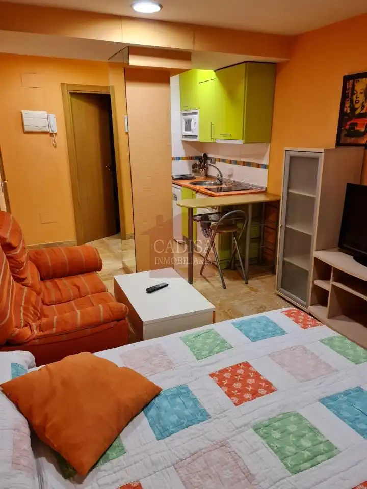 Bedroom of Study for rent in Salamanca  with Heating and Furnished