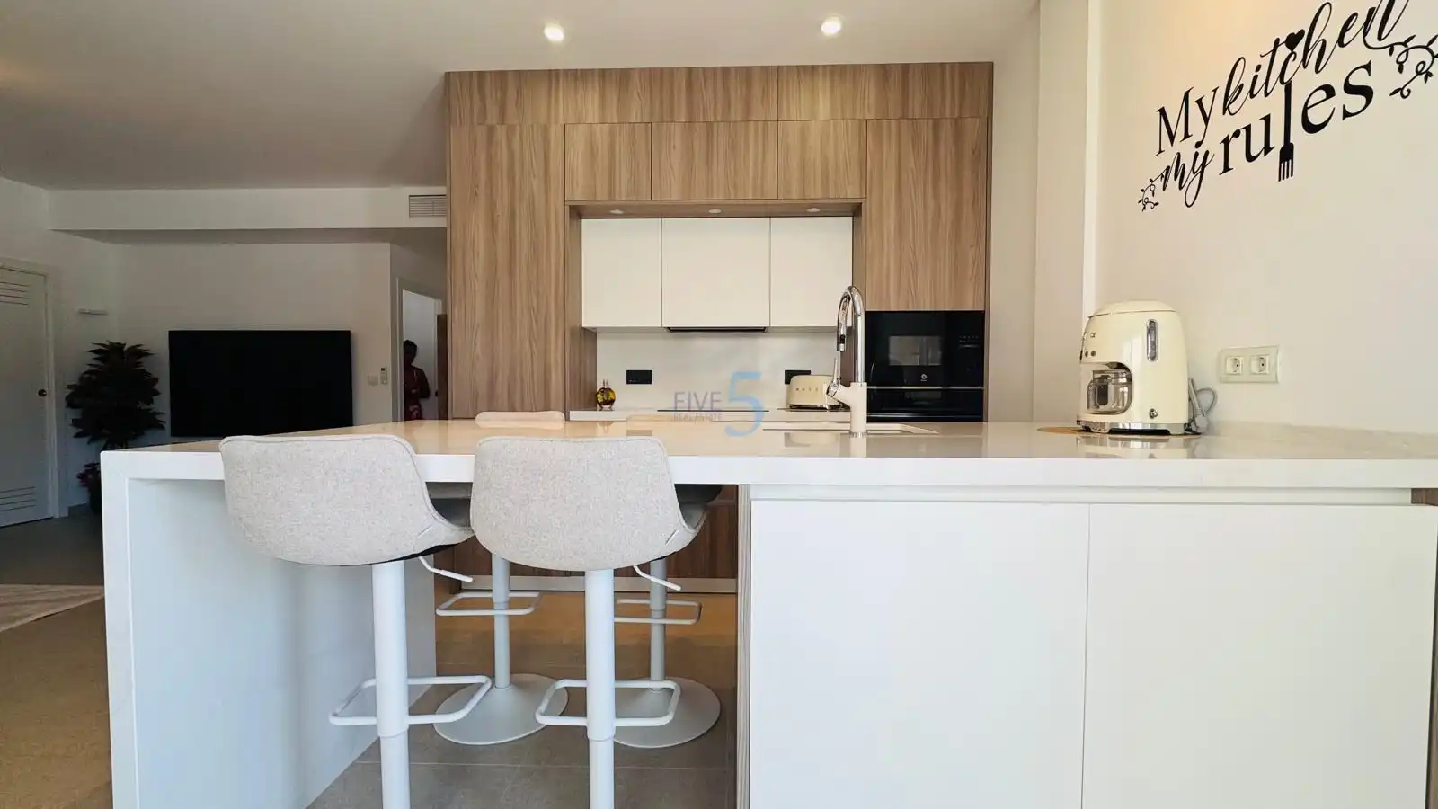 Küche von Wohnung zum Verkauf in Santa Pola mit Klimaanlage, Terrasse und Schwimmbad