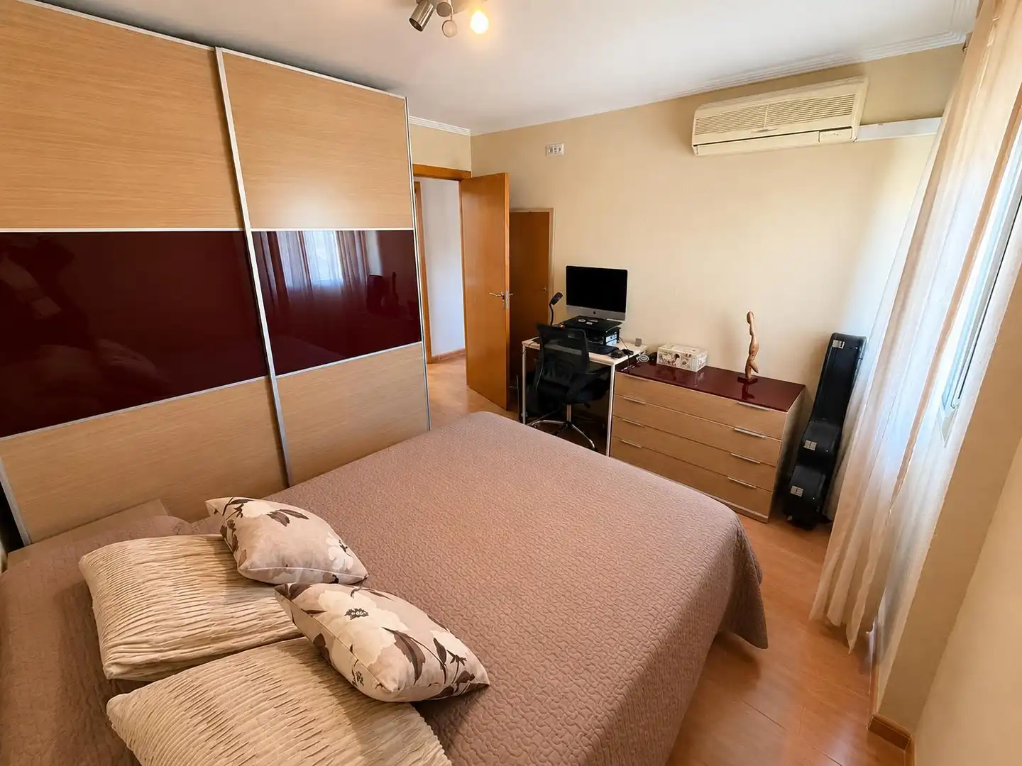 Habitación de Piso en venta en Sevilla con Aire acondicionado, Calefacción y Terraza