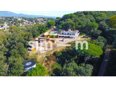 Xalet amb piscina en venda a Vallgorguina