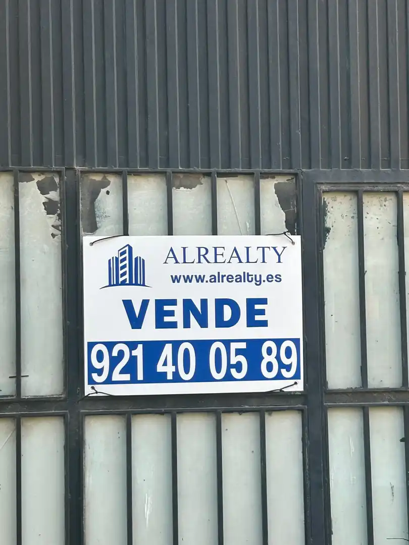 Nau industrial en venda en Segovia