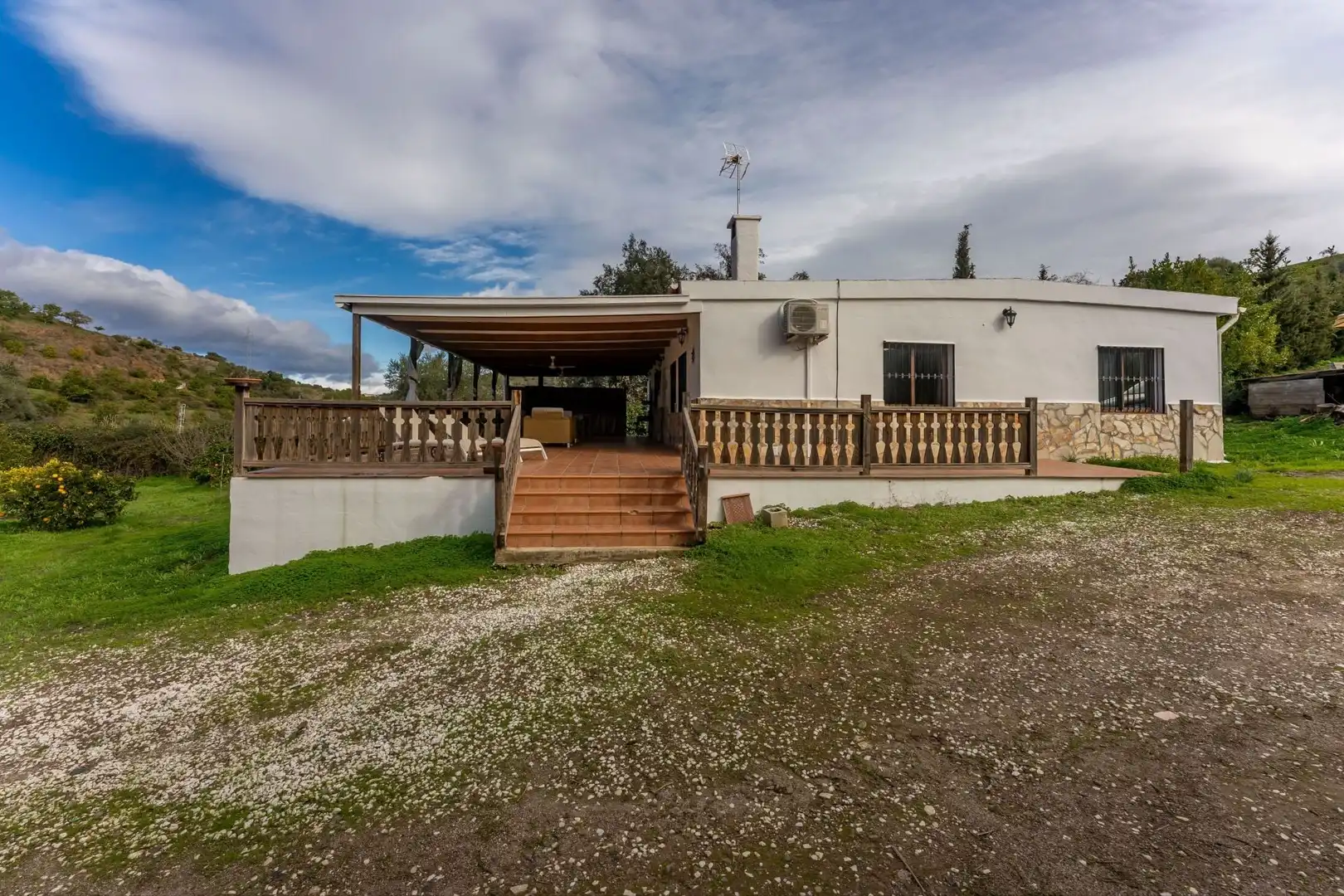 Vista exterior de Finca rústica en venta en Monda con Trastero y Piscina
