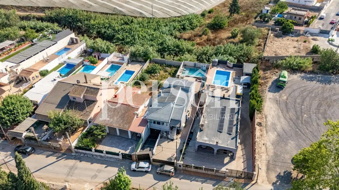 Exterior view of Houses for sale in Torrent  with Air Conditioner, Private garden and Terrace