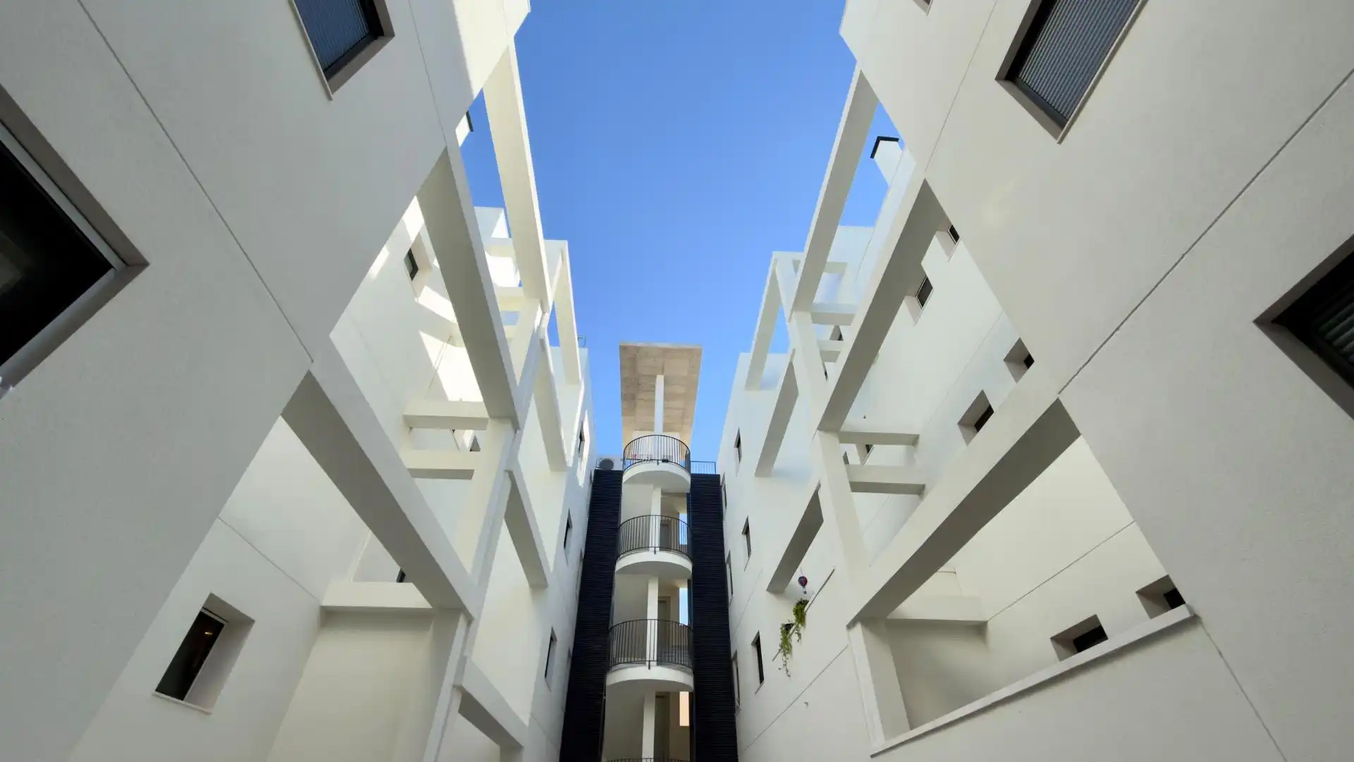 Vista exterior de Apartament en venda en Finestrat amb Aire condicionat, Calefacció i Jardí privat