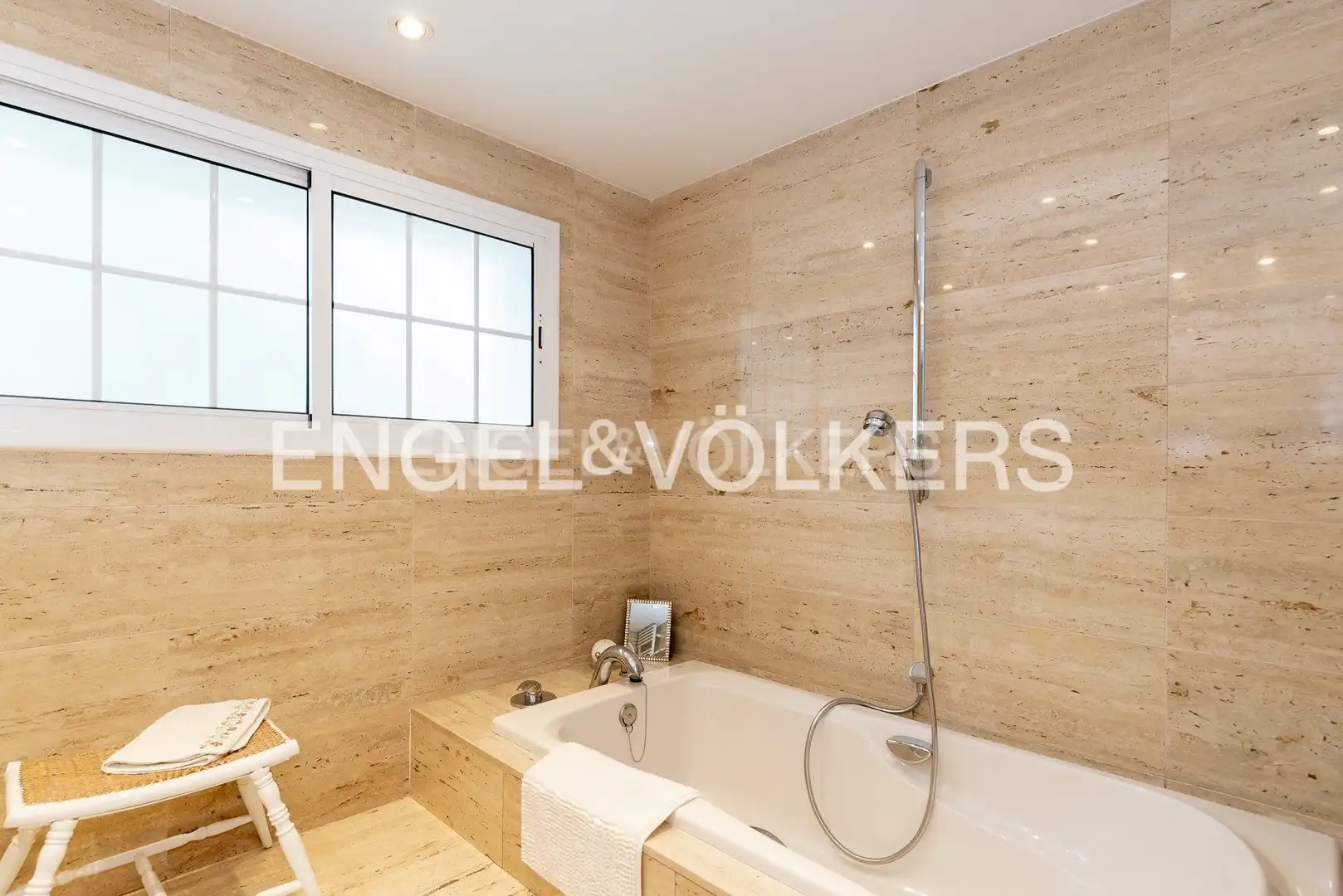 Baño de Casa o chalet en venta en Sant Cugat del Vallès con Aire acondicionado, Calefacción y Jardín privado
