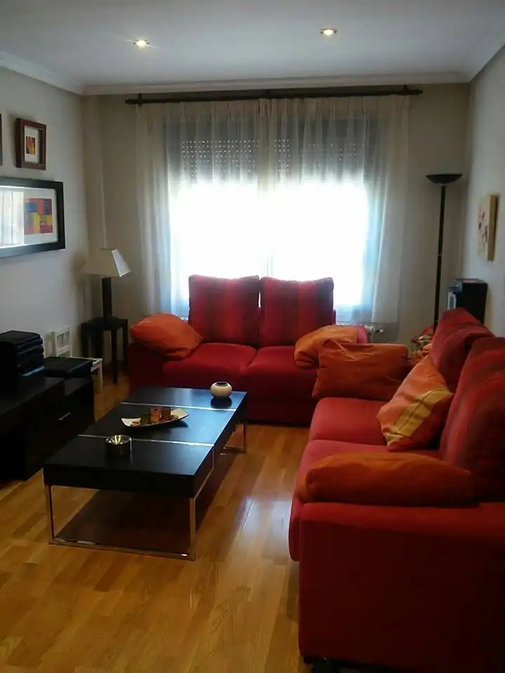 Sala de estar de Apartamento en venta en Cuenca con Calefacción, Parquet y Terraza
