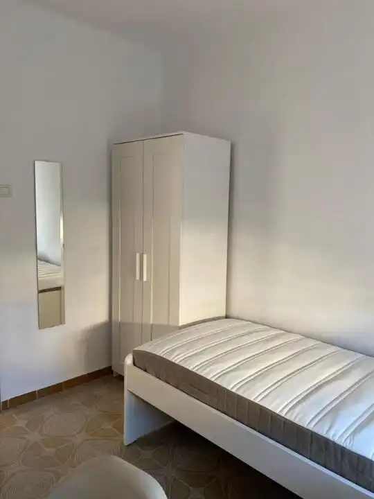 Bedroom of Flat for rent in Granada  with Air Conditioner, Heating and Furnished