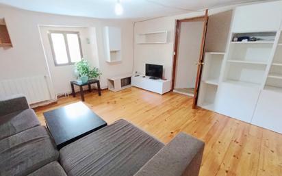 Sala d'estar de Casa o xalet en venda en Burgos Capital amb Calefacció, Parquet i Traster
