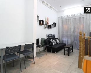 Living room of Flat to rent in  Madrid Capital  with Air Conditioner and Balcony