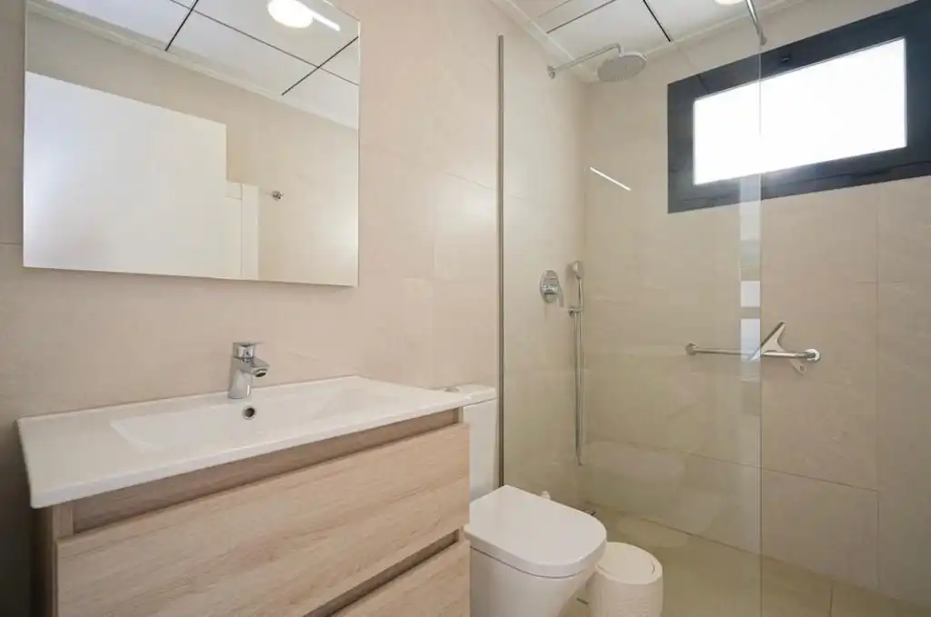 Baño de Casa o chalet de alquiler en Águilas con Aire acondicionado, Calefacción y Terraza