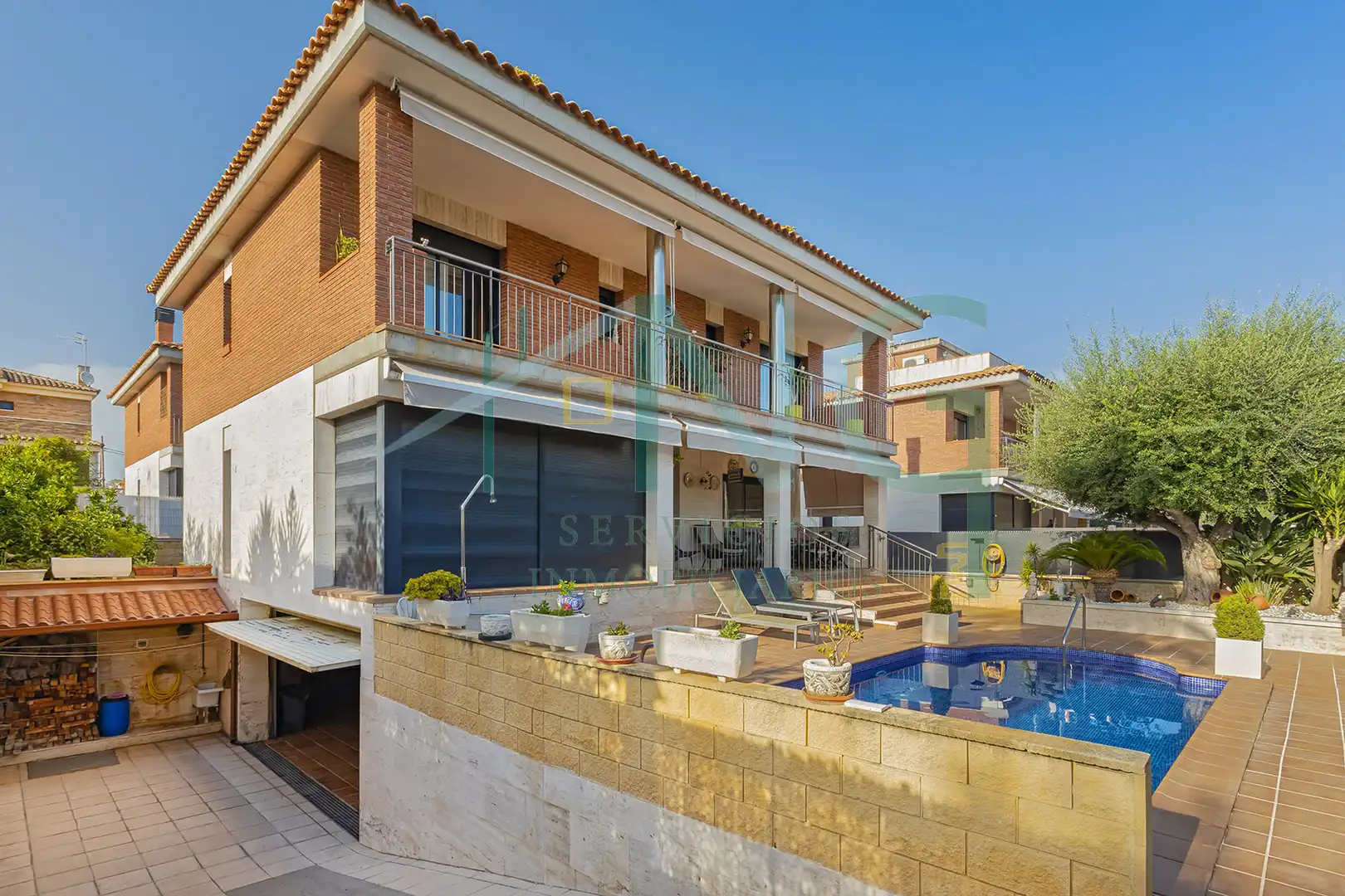 Casa con piscina en venta en el Carrer de Nicaragua, imagen 2