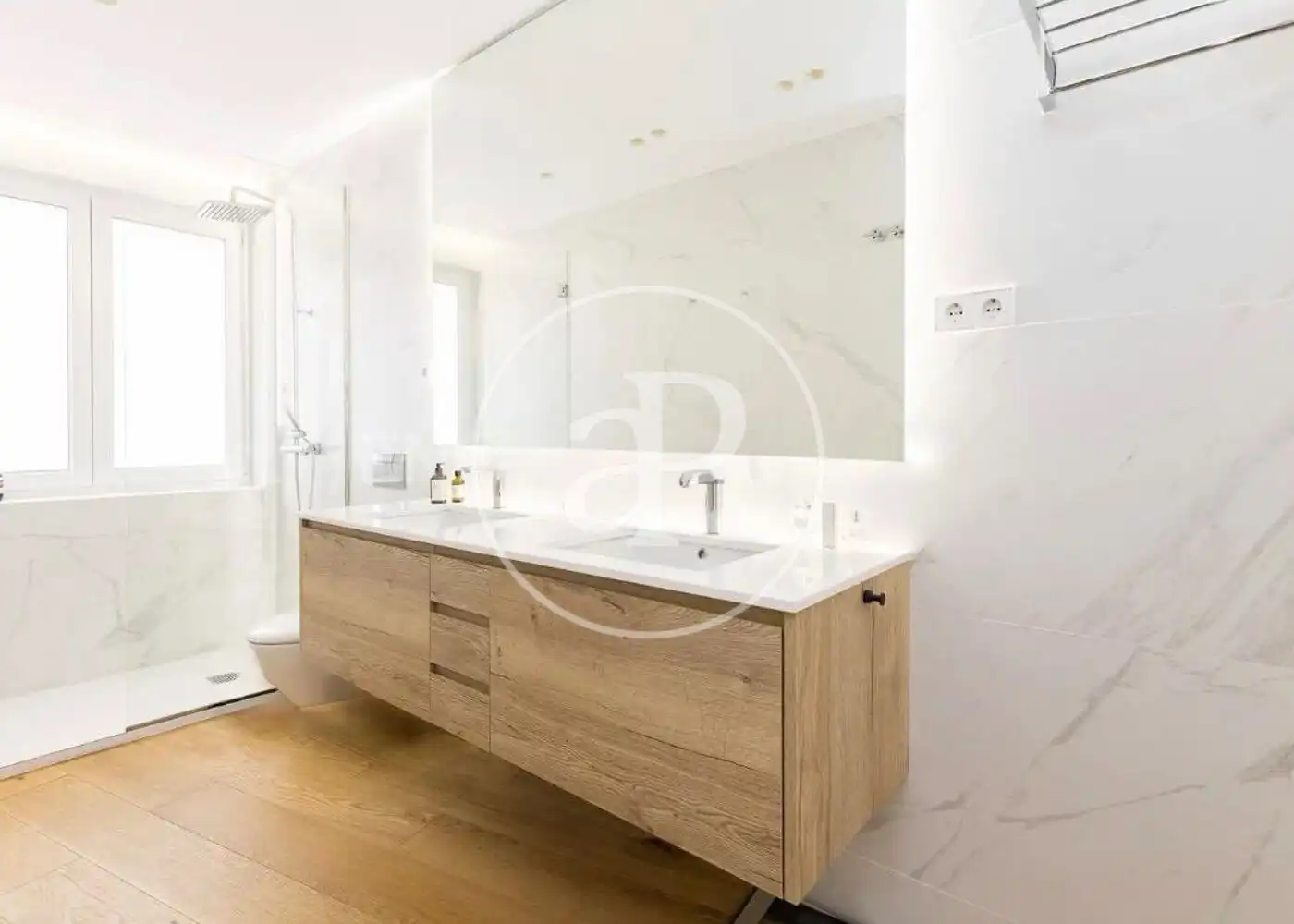 Baño de Piso en venta en Madrid con Aire acondicionado, Calefacción y Amueblado