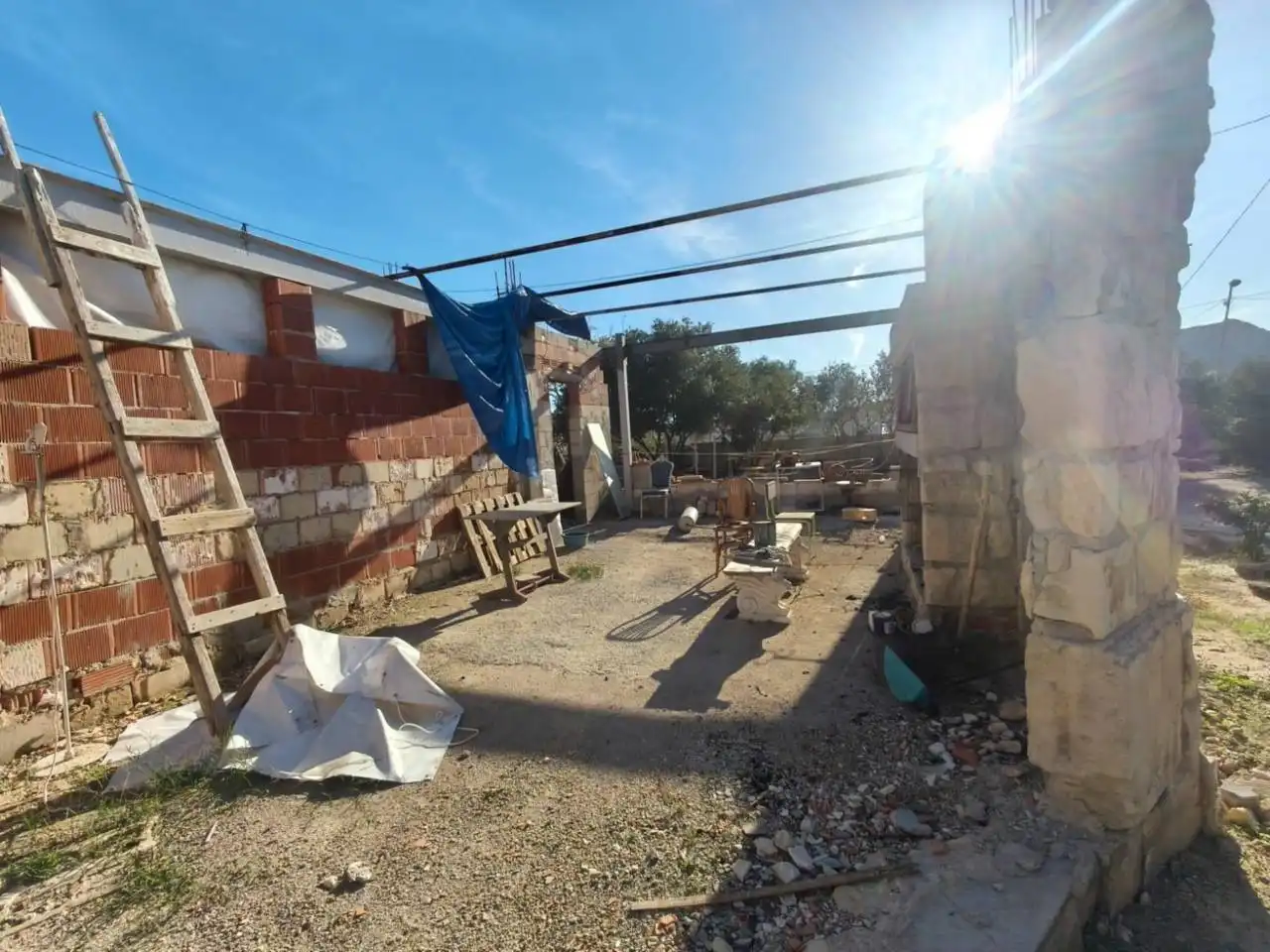 Vista exterior de Casa o xalet en venda en Alicante / Alacant amb Jardí privat
