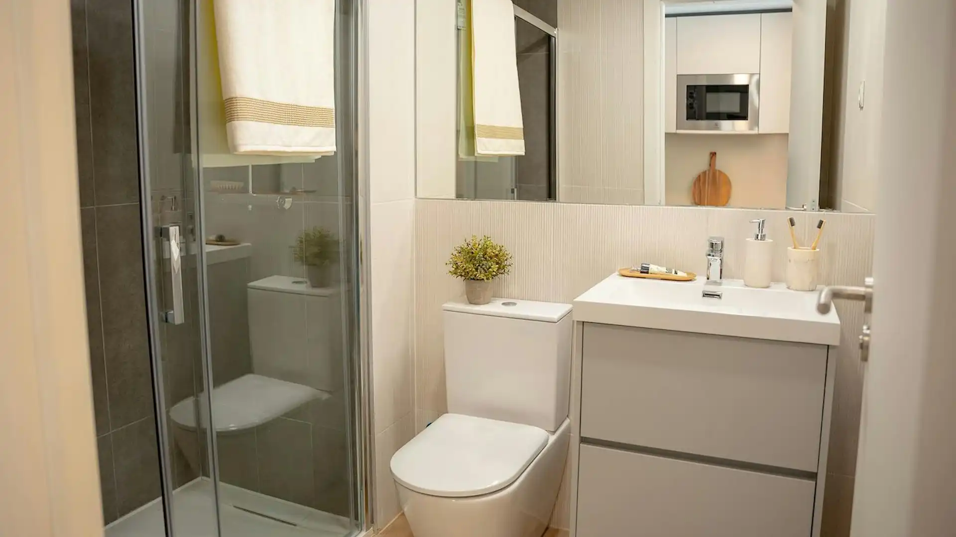 Bathroom of Flat for rent in Alcobendas  with Air Conditioner, Heating and Washing machine