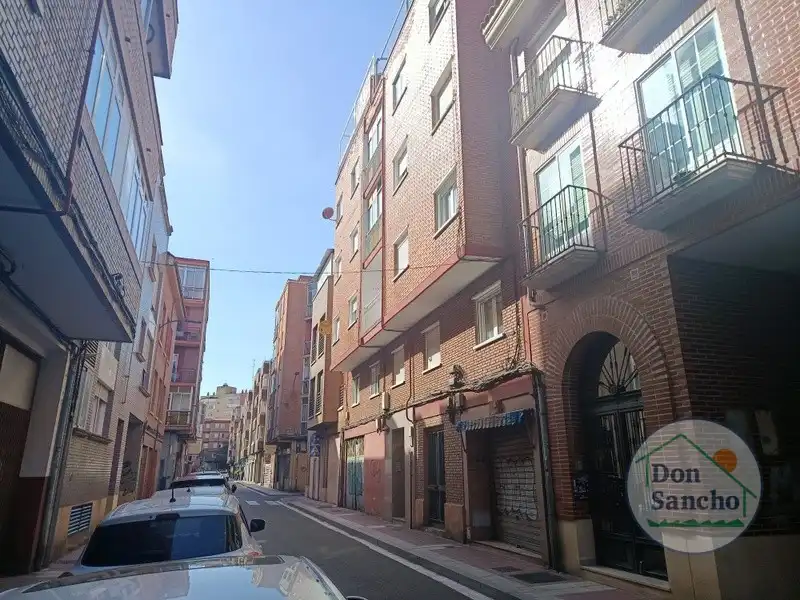 Außenansicht von Wohnung zum Verkauf in Valladolid Capital mit Heizung