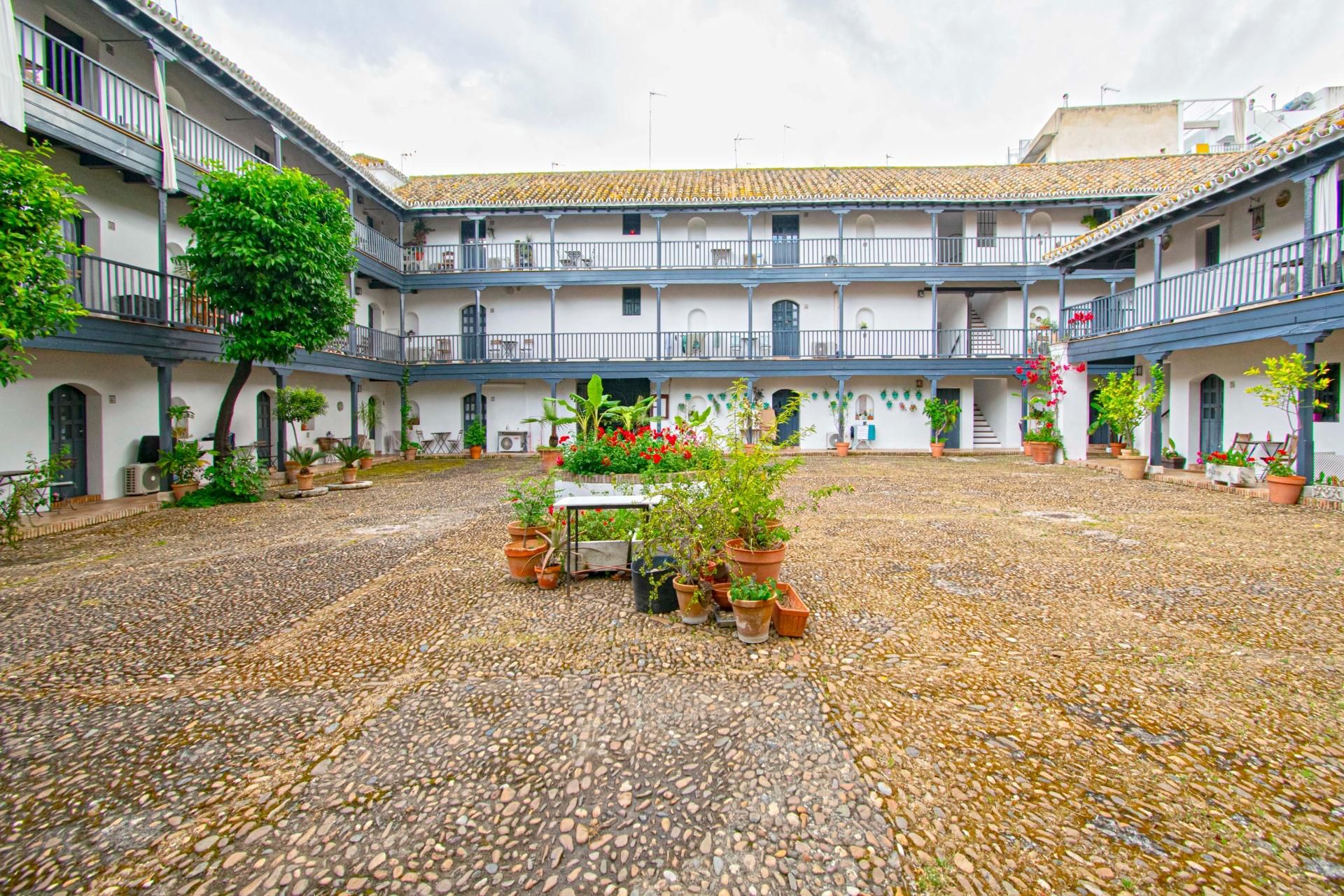 Exterior view of Flat for sale in  Sevilla Capital