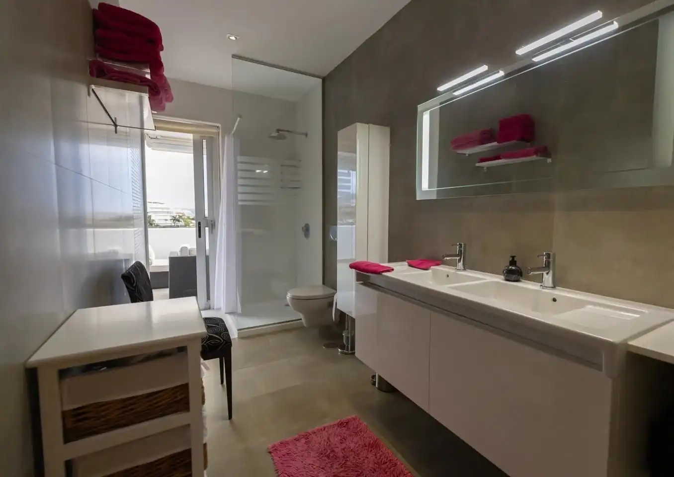 Badezimmer von Dachboden zum Verkauf in Adeje mit Klimaanlage, Abstellraum und Möbliert