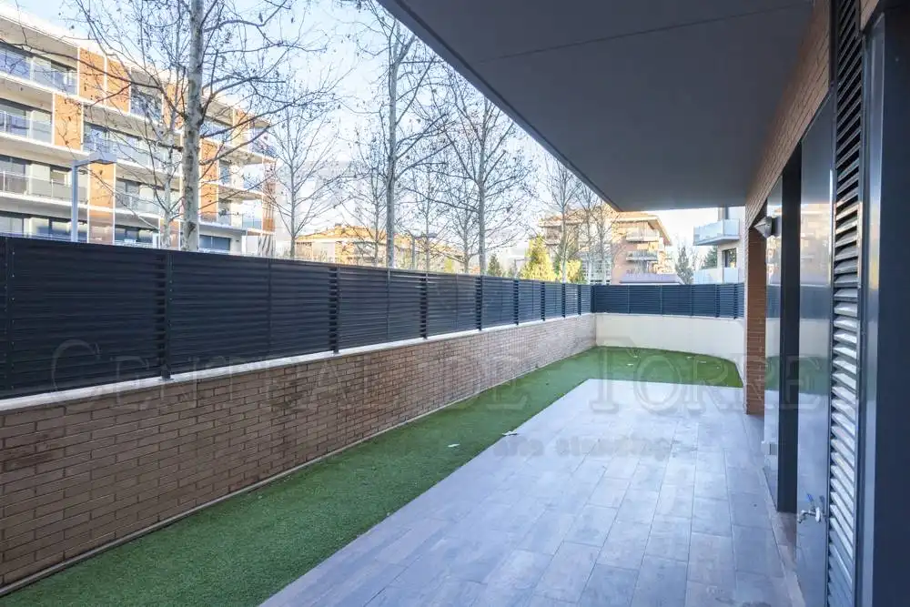Terraza de Planta baja en venta en Sant Cugat del Vallès con Aire acondicionado, Calefacción y Jardín privado