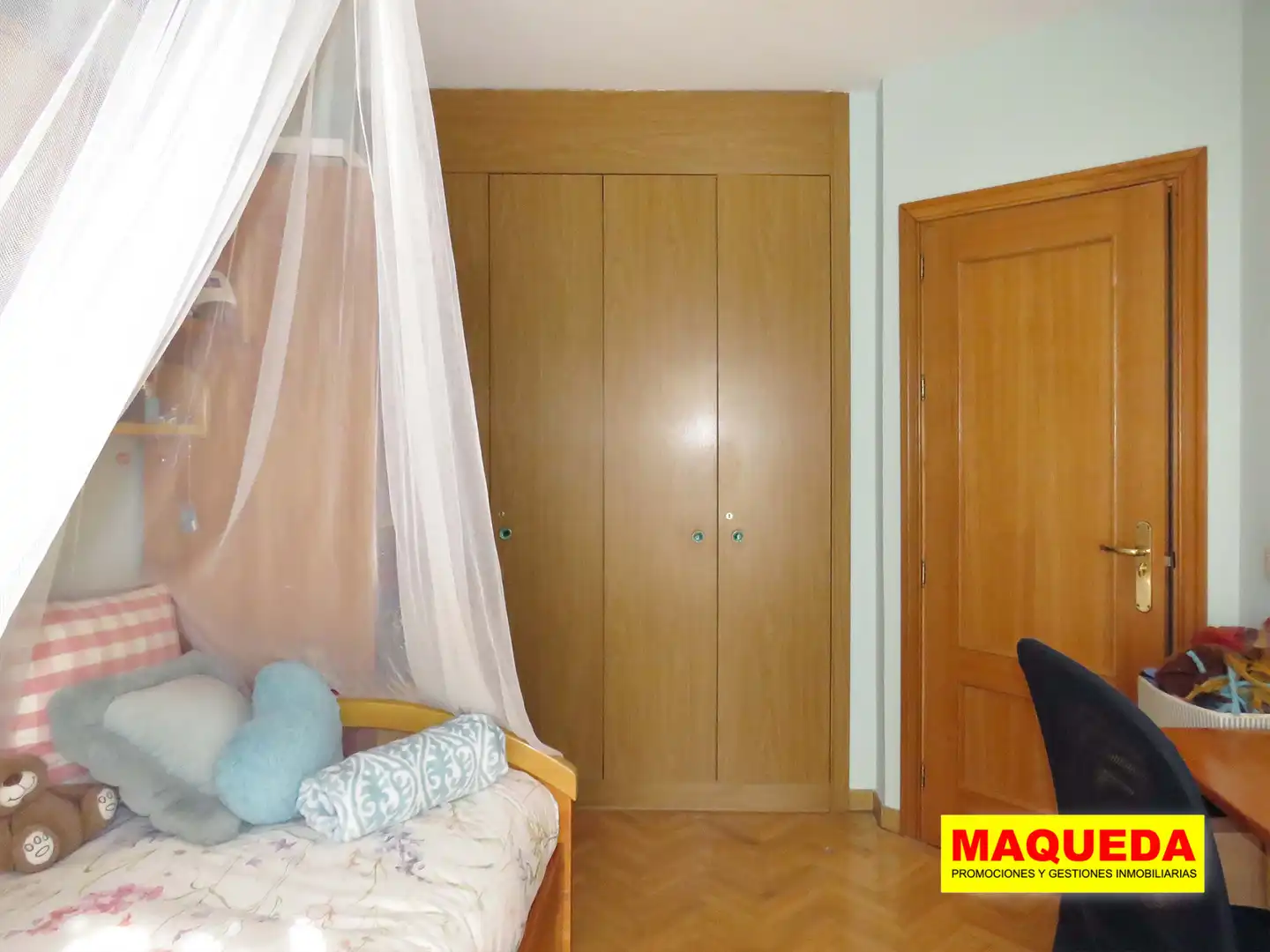 Dormitori de Casa adosada en venda en Alcorcón amb Aire condicionat, Calefacció i Jardí privat