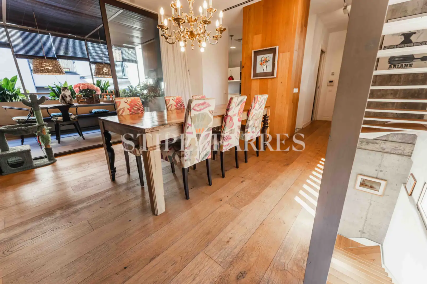 Comedor de Casa adosada en venta en Barcelona con Aire acondicionado, Calefacción y Jardín privado