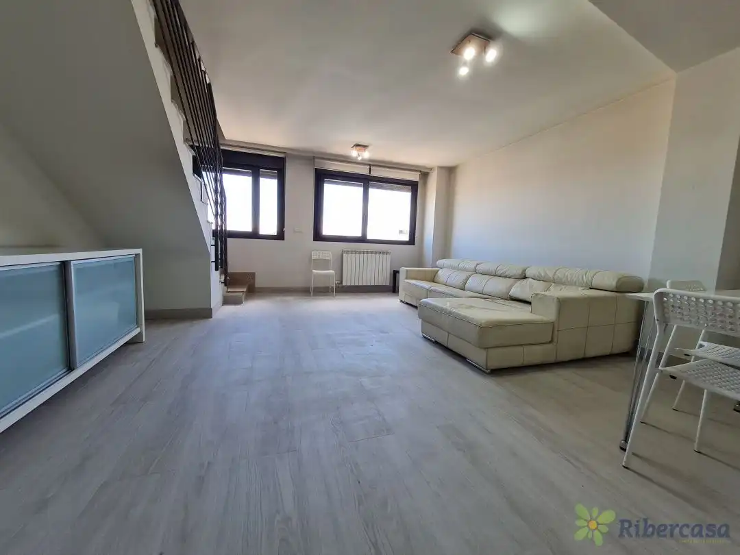 Sala de estar de Ático en venta en Tudela con Calefacción, Terraza y Balcón