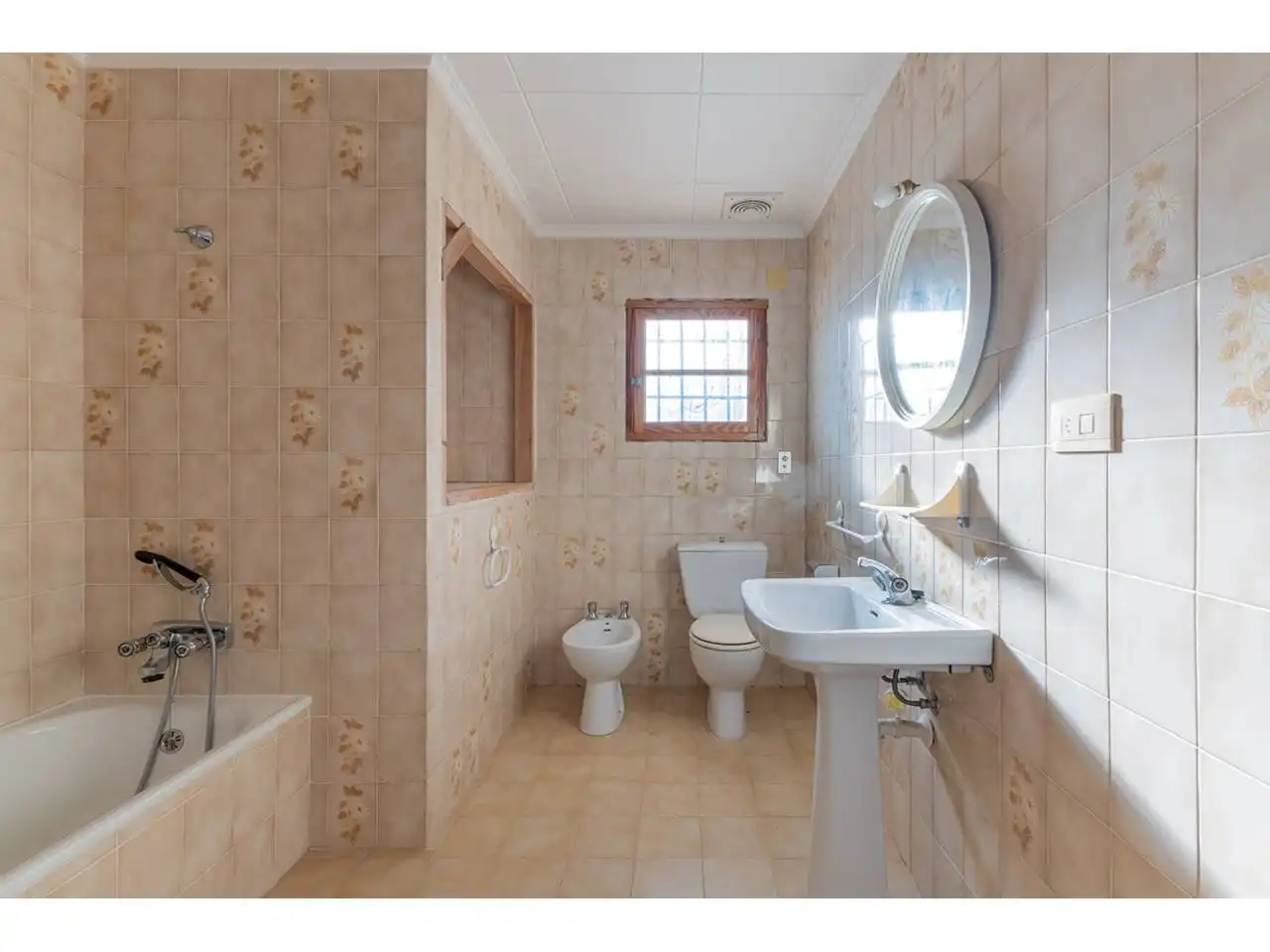 Bathroom of Houses for sale in Ontinyent  with Private garden and Terrace