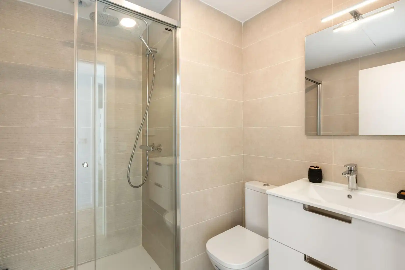 Bany de Apartament en venda en Estepona amb Aire condicionat, Calefacció i Terrassa