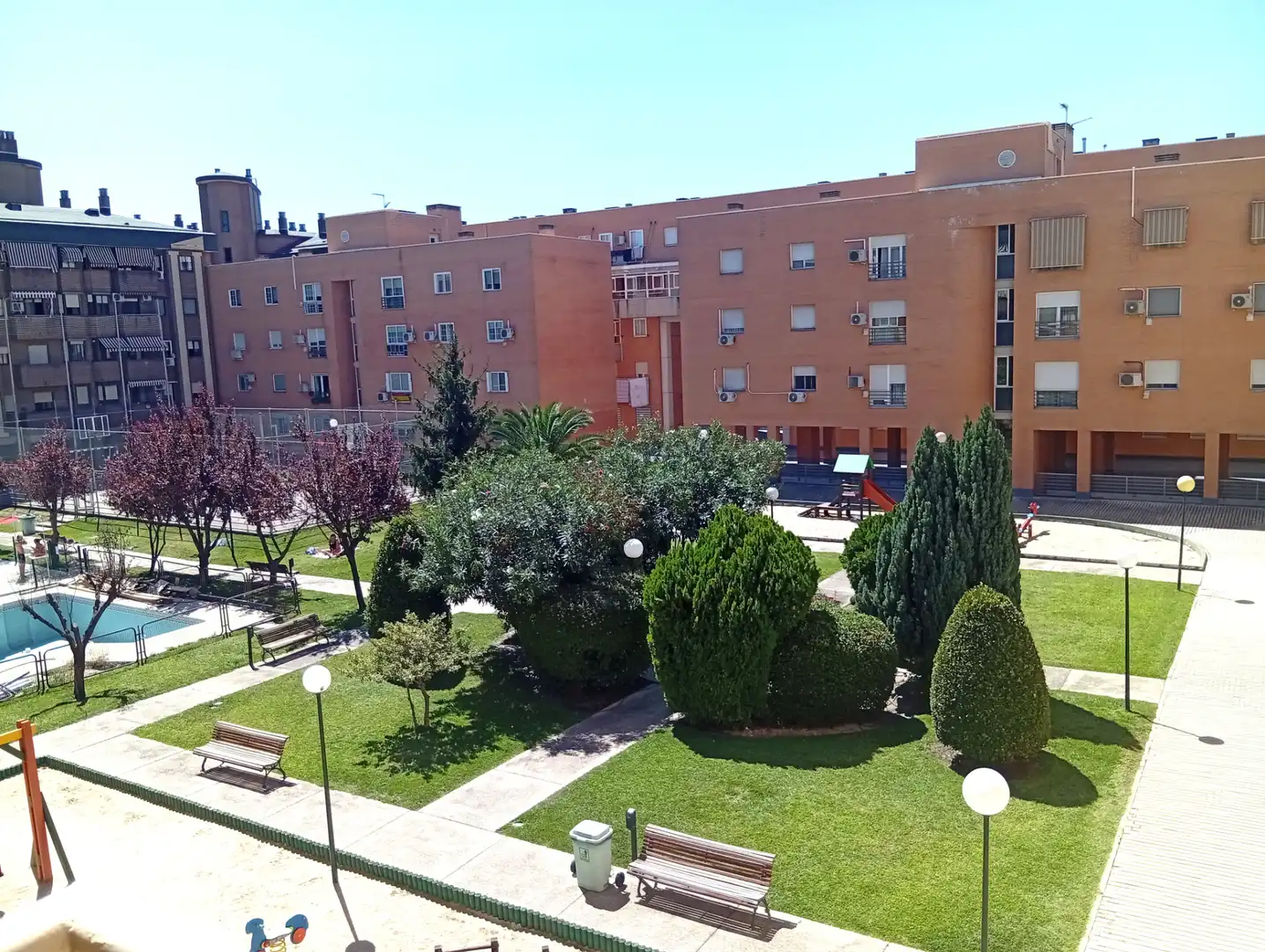 Vista exterior de Piso en venta en Leganés con Aire acondicionado, Calefacción y Jardín privado