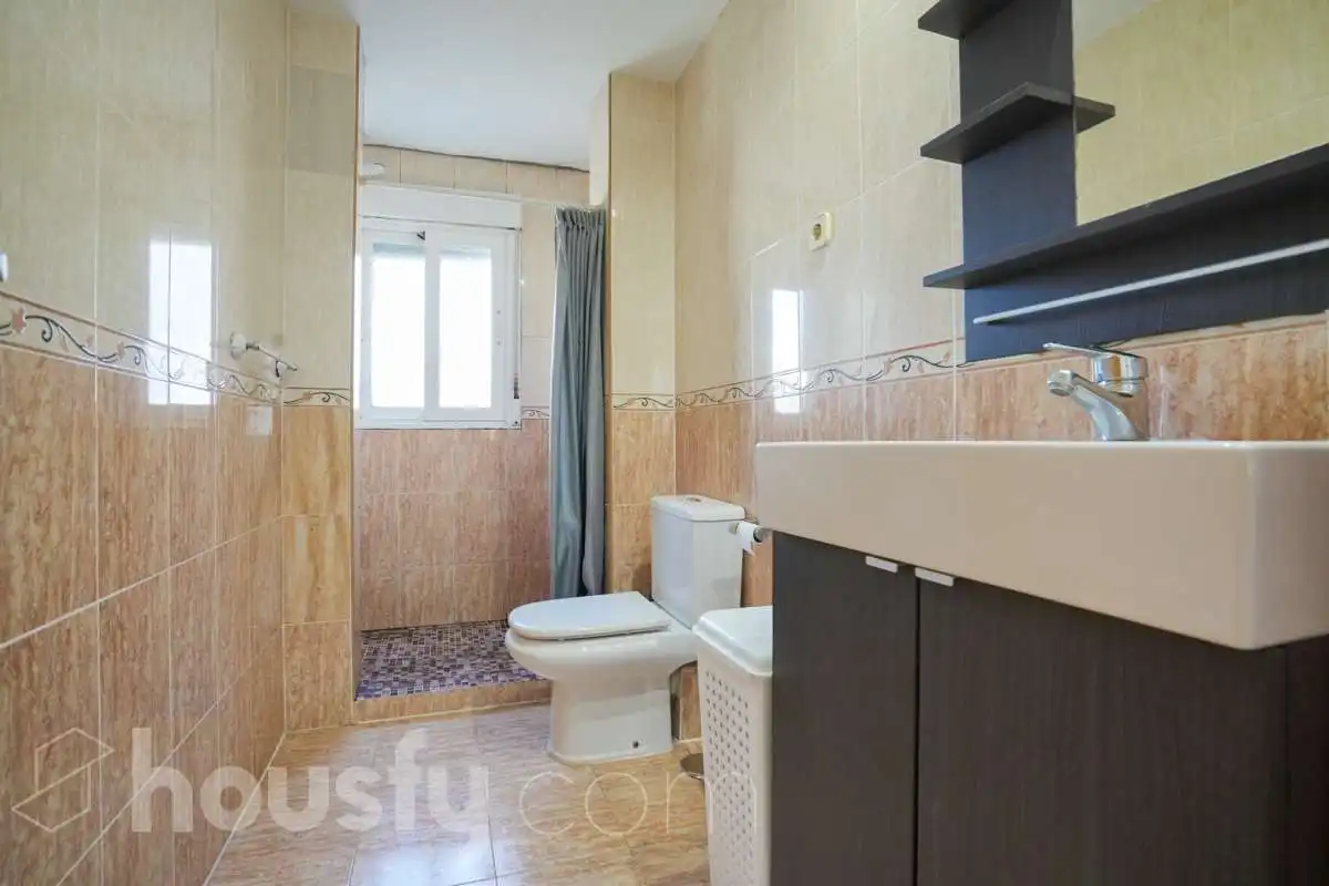Bany de Pis en venda en Madrid amb Calefacció, Parquet i Moblat