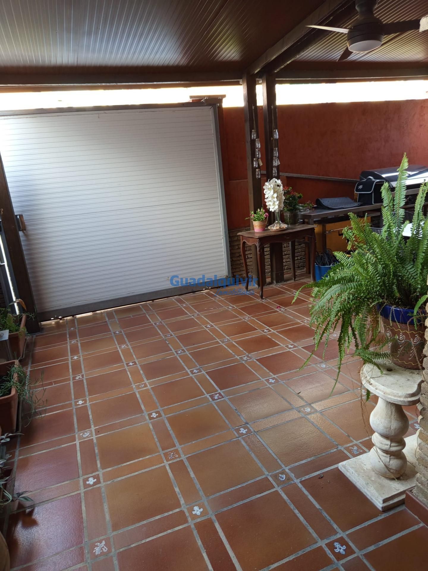 Jardí de Casa adosada en venda en Montequinto amb Aire condicionat, Jardí privat i Terrassa