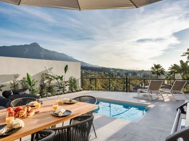 Apartment with pool for sale in Marbella Centro