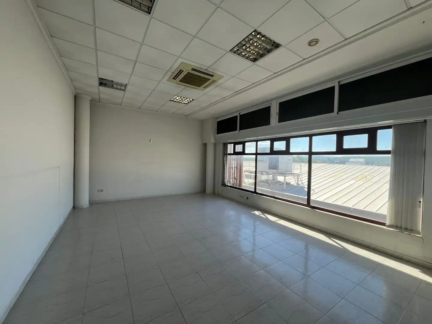 Local comercial en venda a Avenida de Londres 1, imagen 14