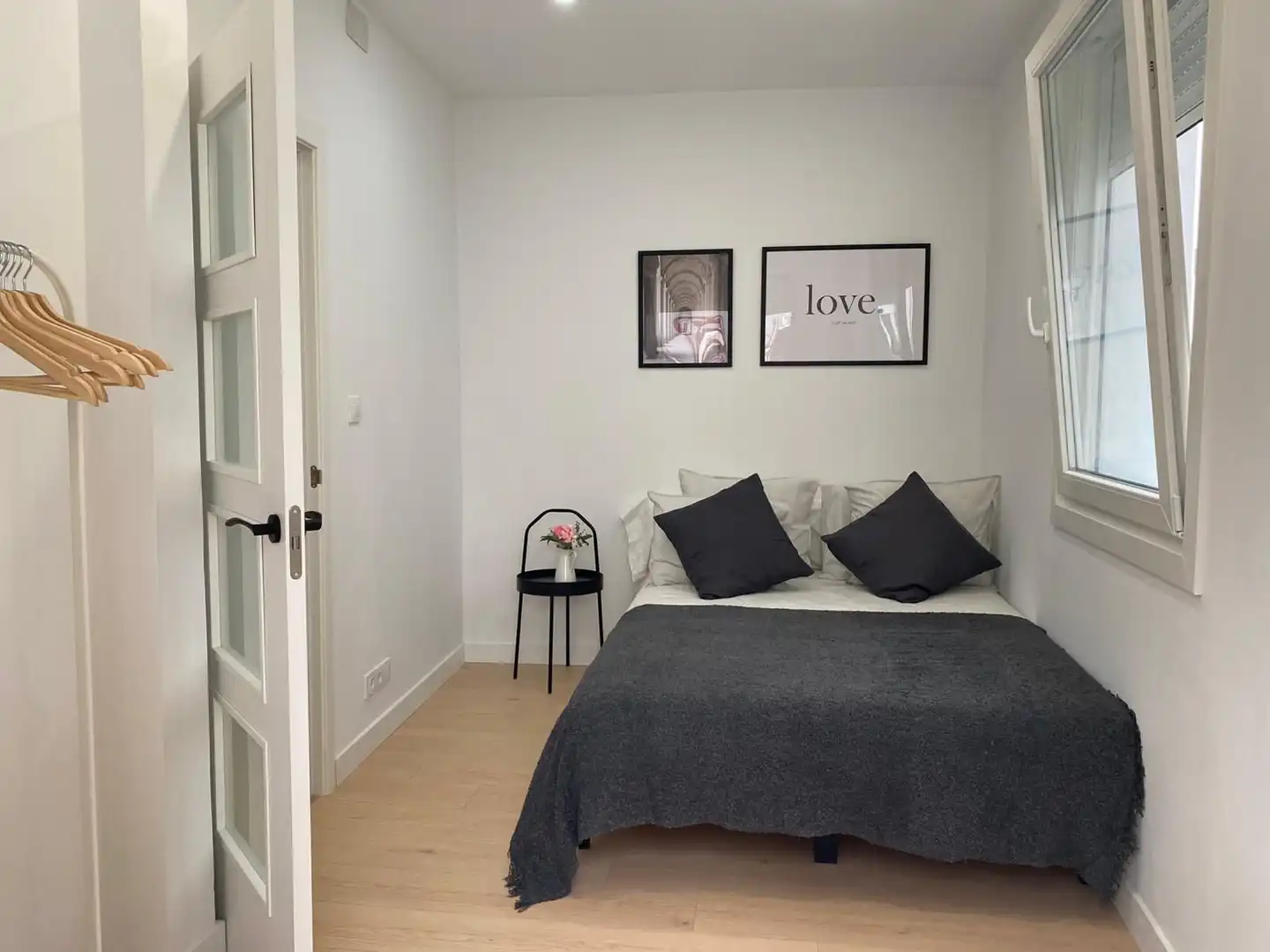 Dormitori de Apartament de lloguer en A Coruña Capital  amb Moblat