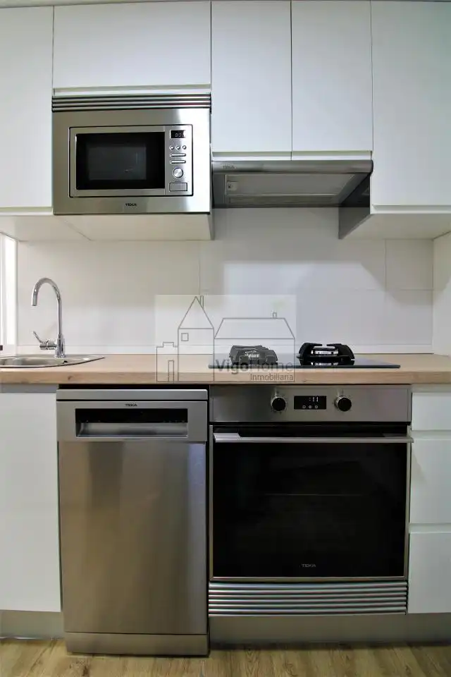 Küche von Wohnung zur Miete in Vigo  mit Heizung, Terrasse und Möbliert