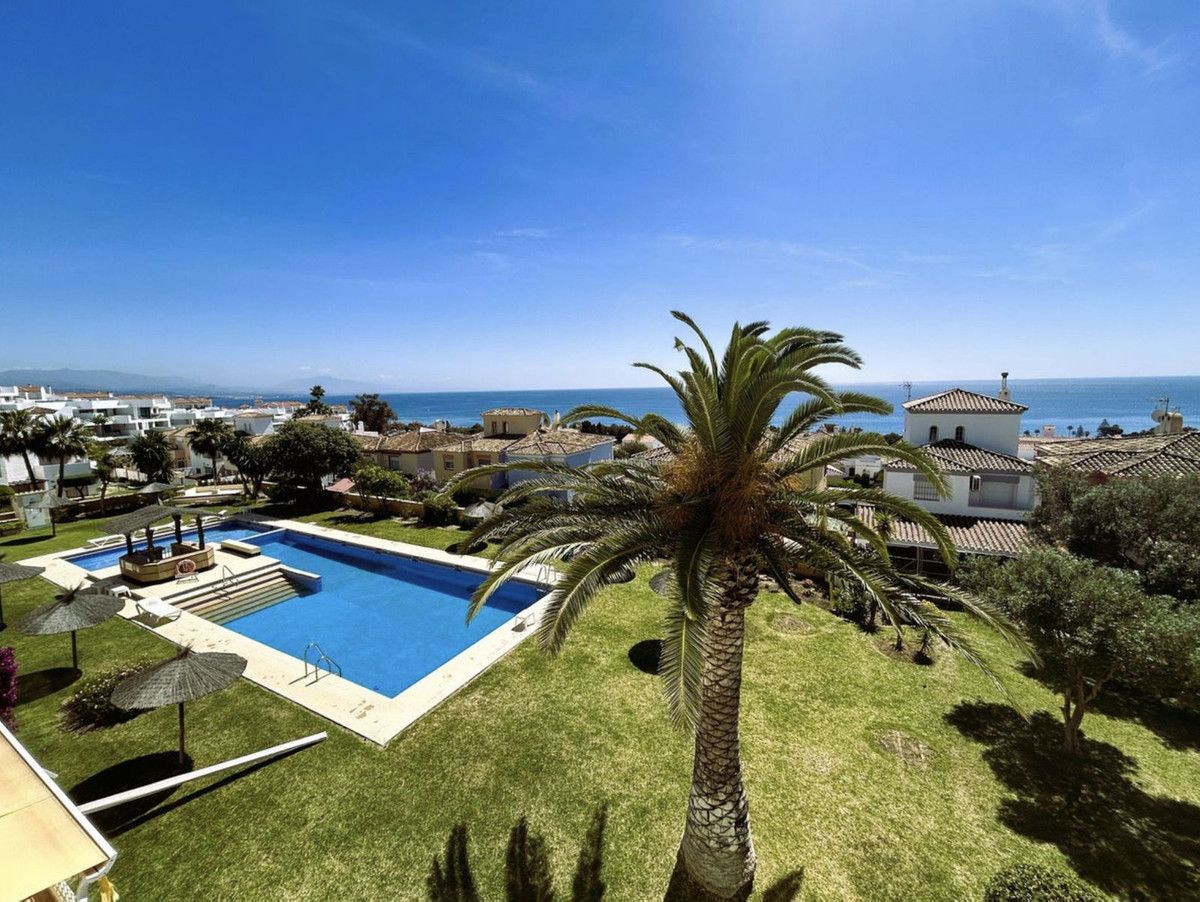 Jardí de Apartament en venda en Manilva amb Terrassa i Piscina comunitària