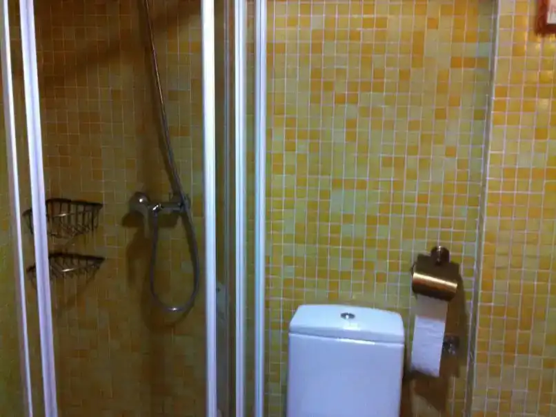 Badezimmer von Wohnung zur Miete in  Albacete Capital mit Klimaanlage und Balkon