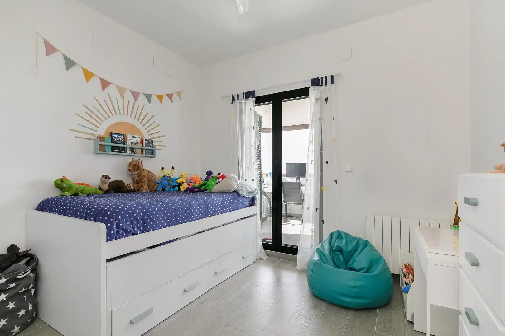 Habitación de Ático en venta en Jun con Aire acondicionado, Calefacción y Jardín privado