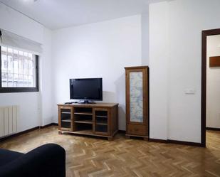 Living room of Apartment to share in  Madrid Capital  with Air Conditioner, Heating and Terrace