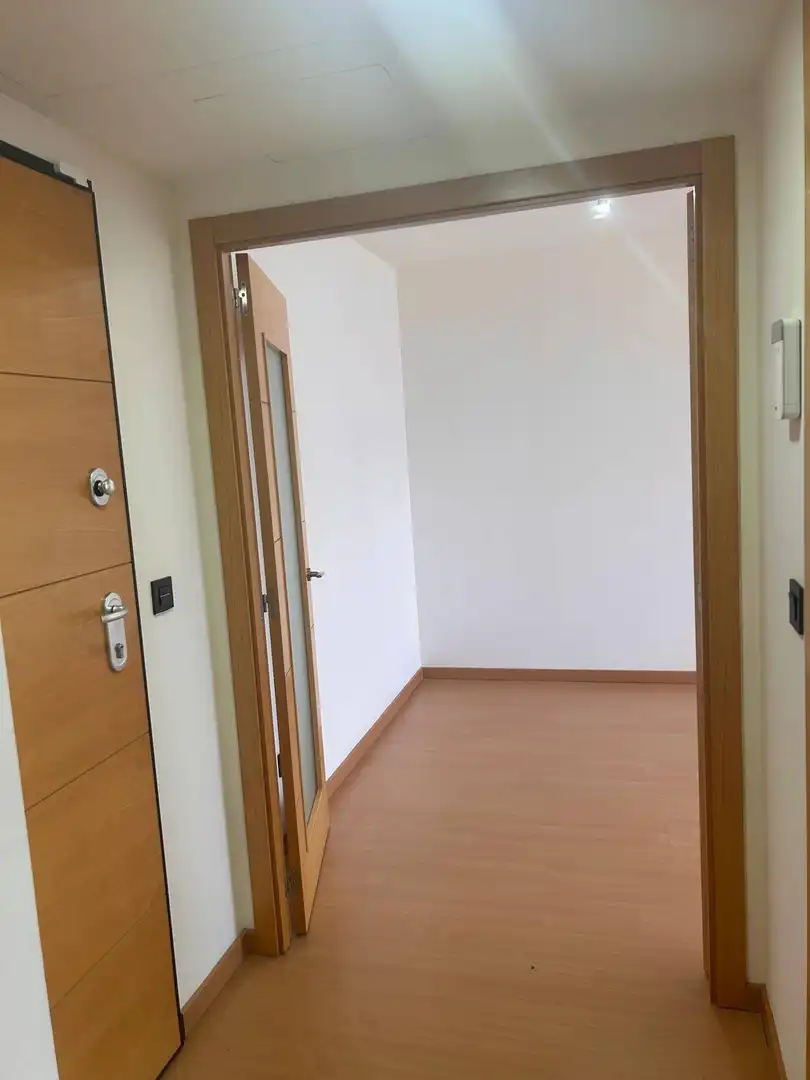 Bedroom of Flat for rent in  Madrid Capital  with Storage room and Community pool
