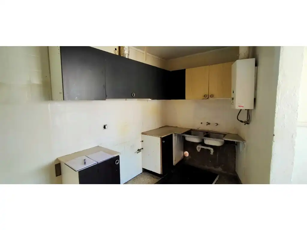 Kitchen of Flat for sale in Girona