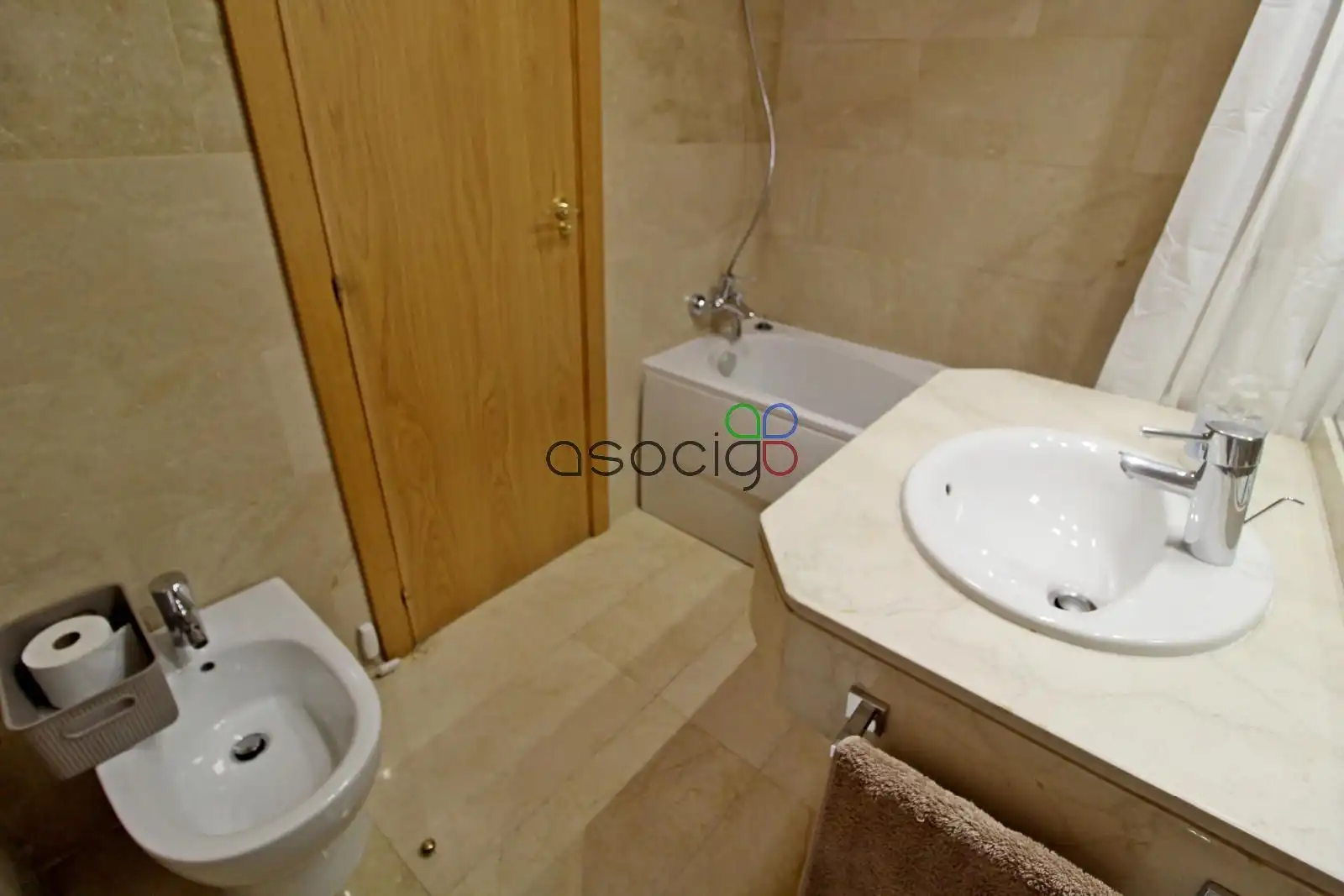 Baño de Piso de alquiler en Guadalajara con Aire acondicionado, Calefacción y Trastero