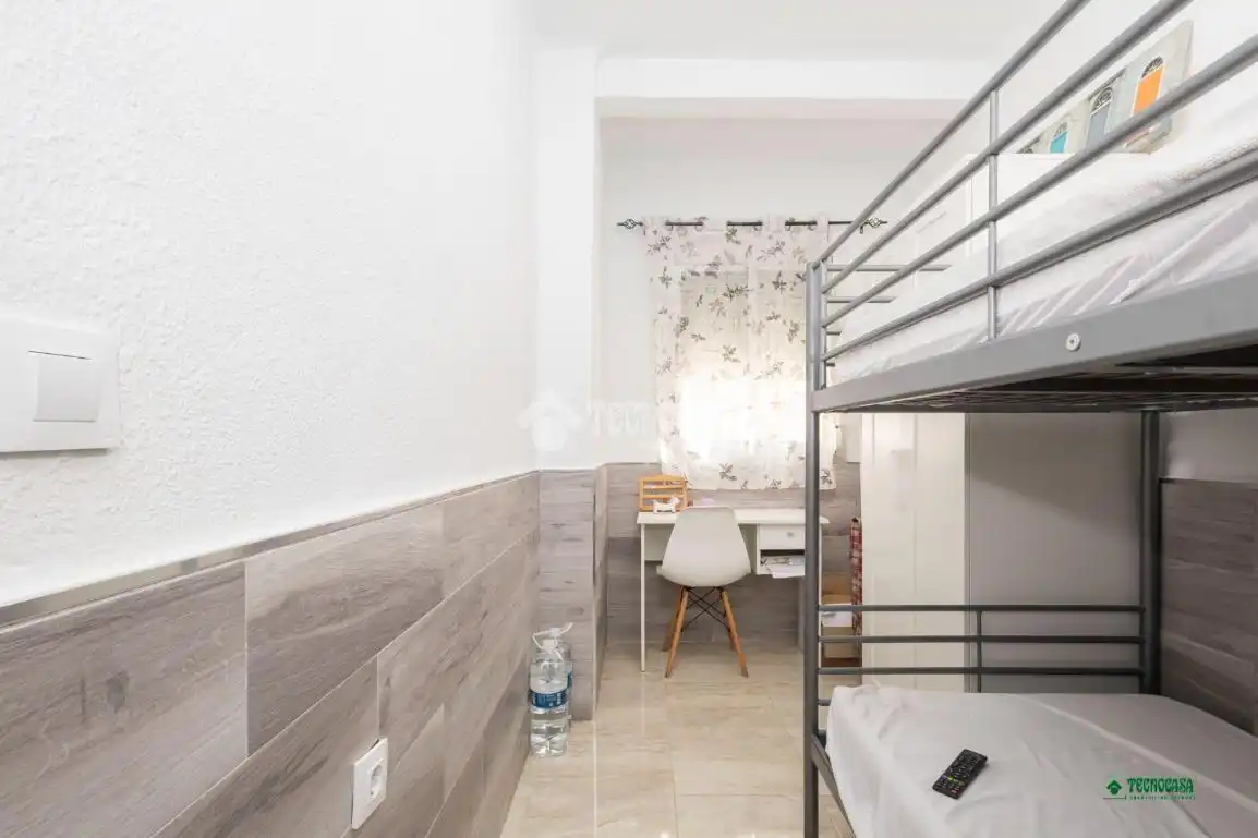 Habitación de Piso en venta en Almería
