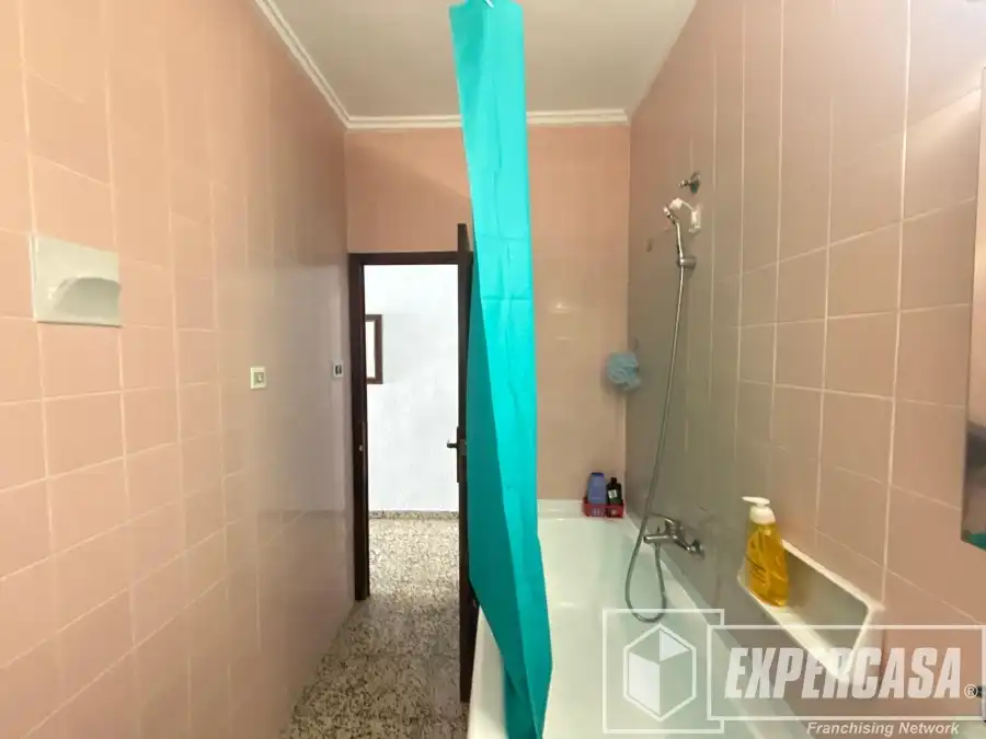 Room in Calle Nueve de Ocubtre, 5, Casco Antiguo