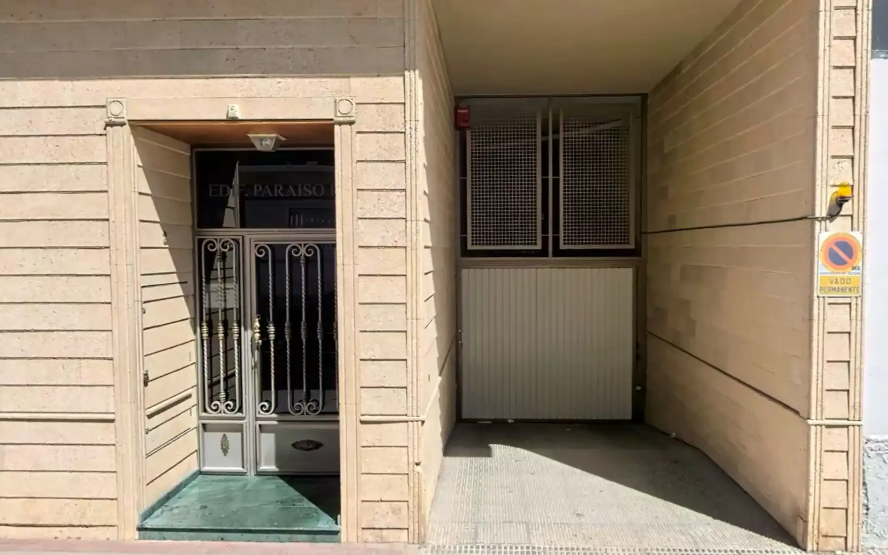 Individuel avec ascenseur à vendre à Calle Gregorio de la Rosa 2