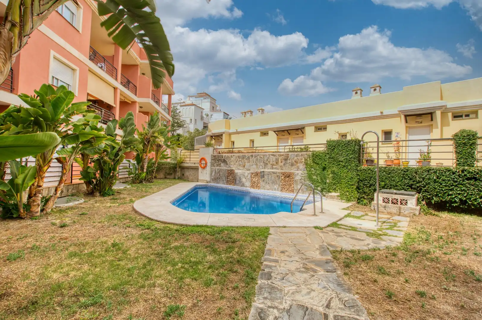 Piscina de Apartamento en venta en Rincón de la Victoria